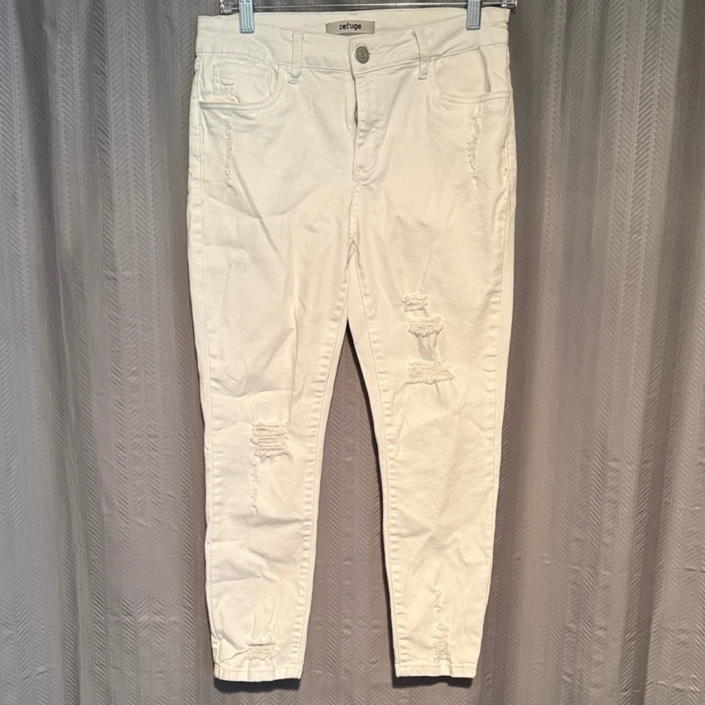 Refuge Distressed Jeans